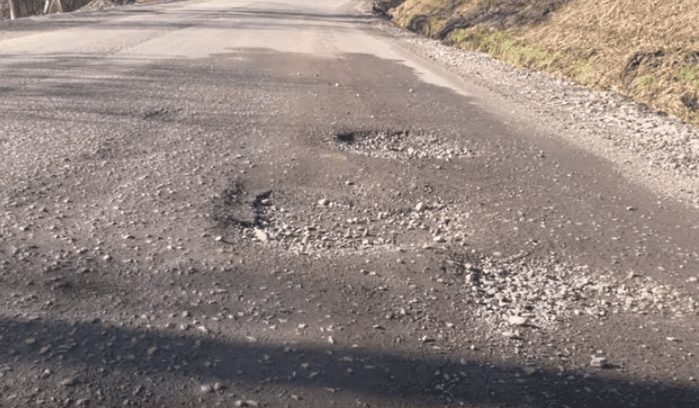 На Іршавщині нова дорога не протрималась і чотири місяці