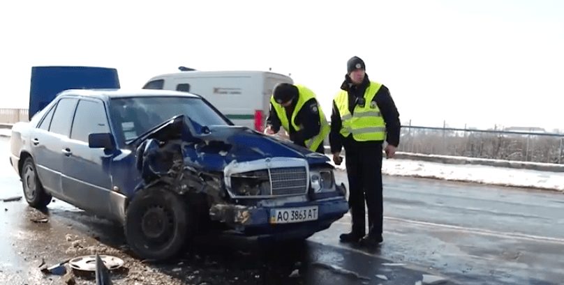 Вранці в Мукачеві трапилося потрійне ДТП (ВІДЕО)