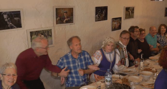 У Дубриничах на Перечинщині для гостей зі Швейцарії влаштували колоритне місцеве весілля