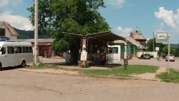 Три села на Березнянщині майже на місяць залишилися без транспортного сполучення