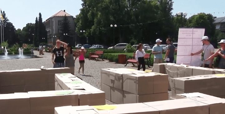 Як не потрапити в рабство, закарпатців вчили за допомогою лабіринту (ВІДЕО)