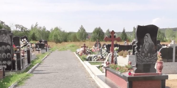 В ужгородського мікрорайону Доманинці забрали землі для захоронень
