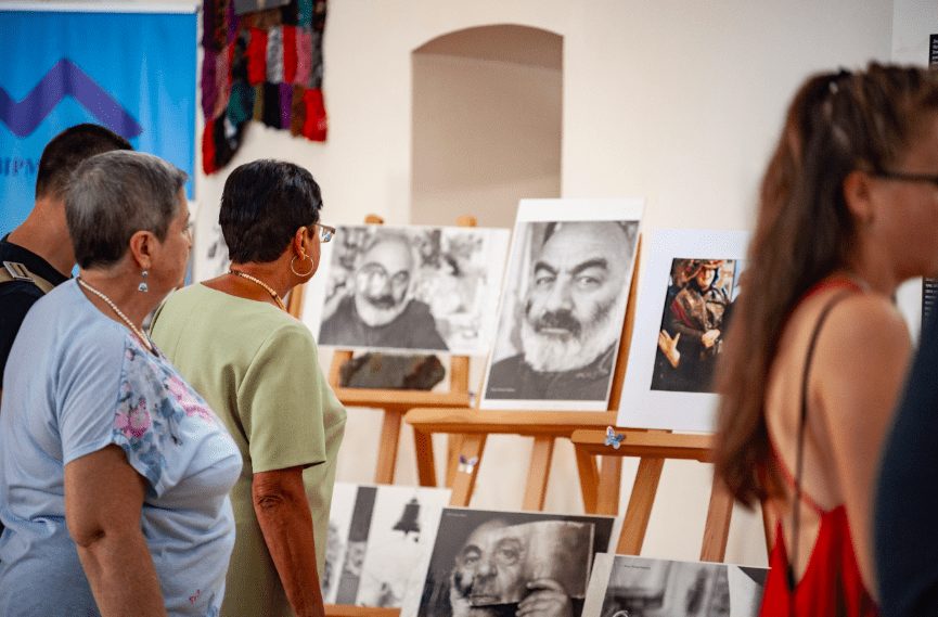 В Ужгороді відкрилася арт-, фотовиставка "Імпресія дотику"