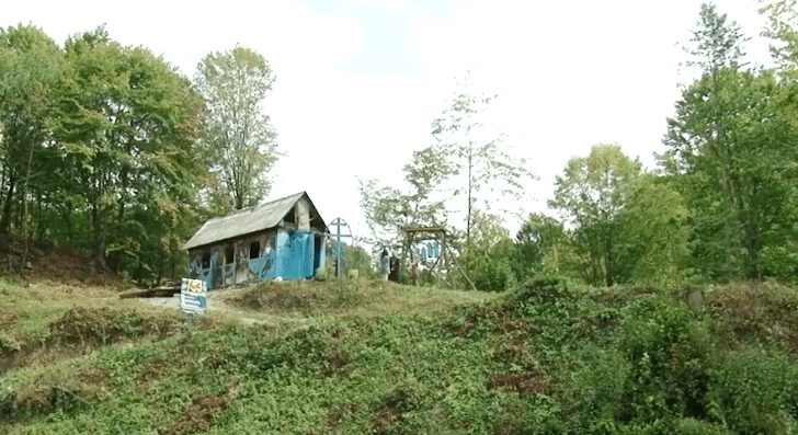 На Закарпатті обікрали та підпалили каплицю (ВІДЕО)