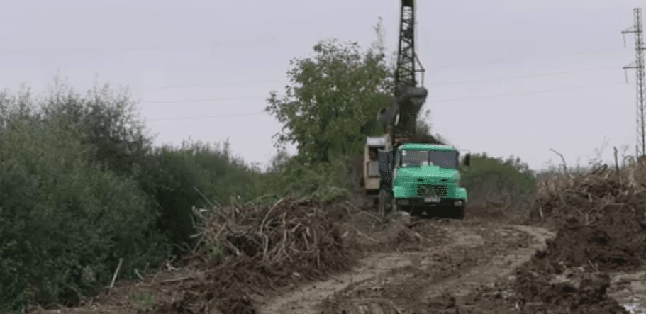 У Вільхівці стартували роботи з ремонту дамби