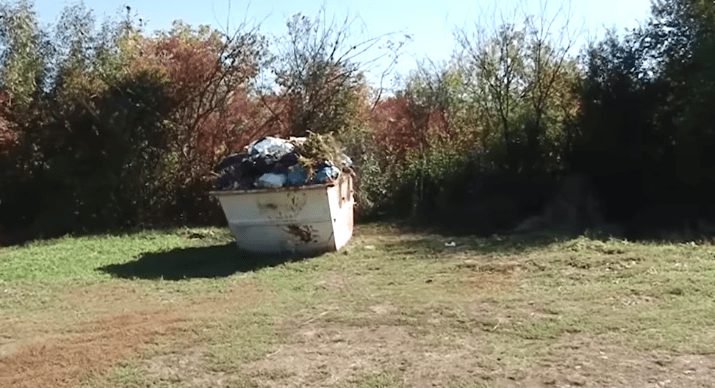 Село Ключарки перетворюється на сміттєзвалище (ВІДЕО)