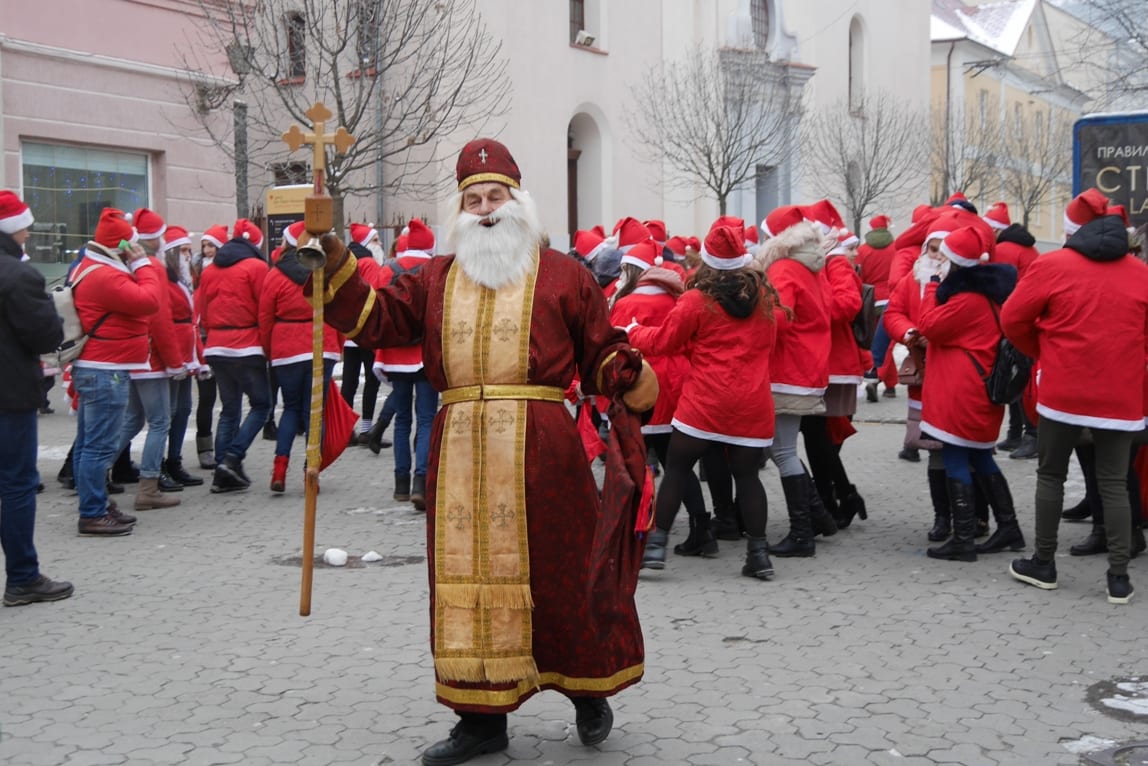 В Ужгороді відбувся парад Миколайчиків