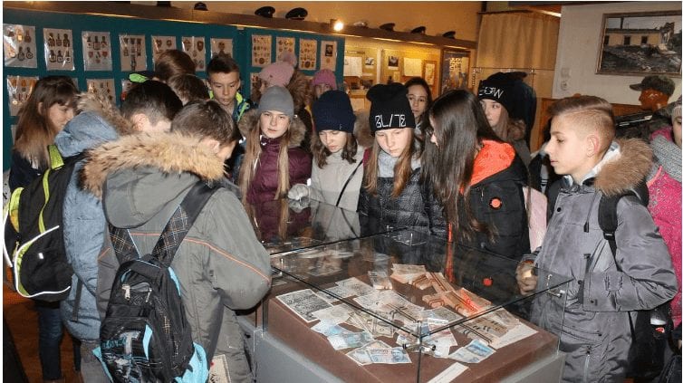 В музеї поліції Закарпаття для ужгородських дітей провели екскурсію