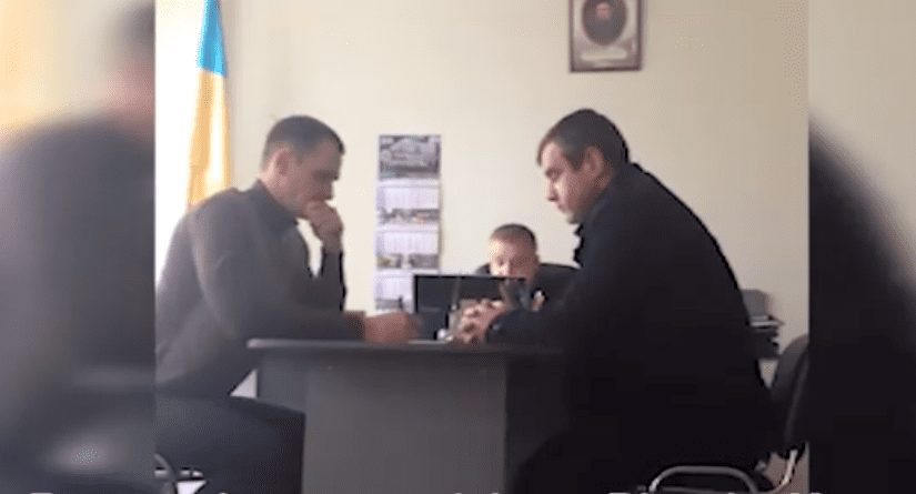 Головний поліцейський Ужгорода не схотів давати пояснення на дисциплінарній комісії (ВІДЕО)