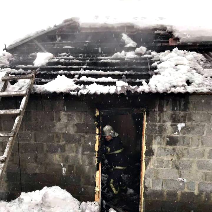 На Іршавщині вогнеборці врятували житловий будинок від знищення вогнем (ФОТО)