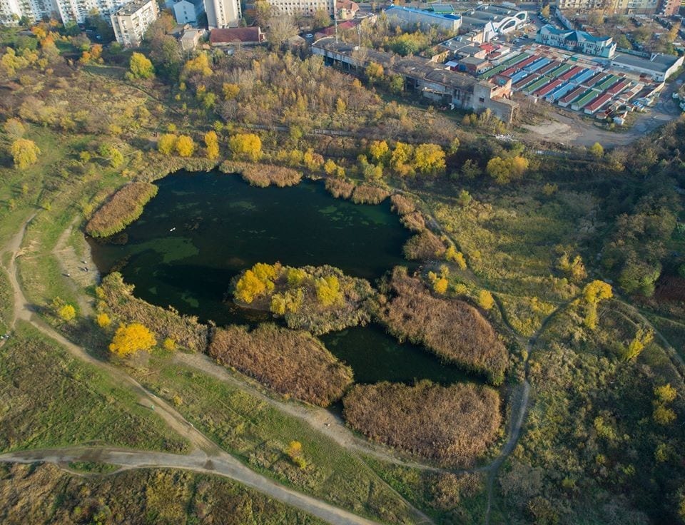 В суді прокуратура домоглась заборони забудови парку "Кірпічка"