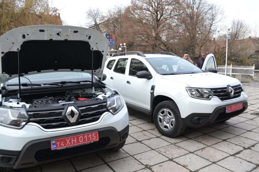 Для сільських амбулаторій на Закарпатті закупили 12 спецавтомобілів "швидких"