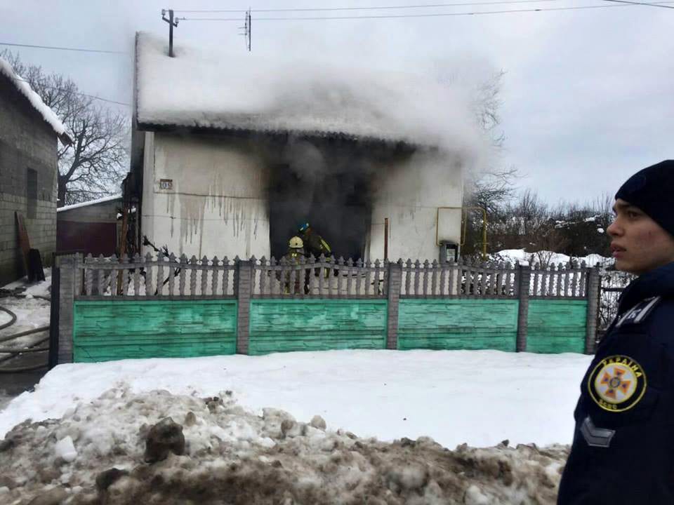 Виноградівські вогнеборці ліквідували пожежу в житловому будинку