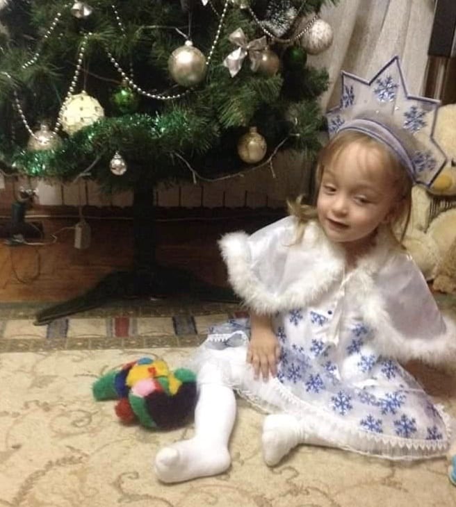 Маленькій закарпатці потрібна допомога у лікуванні