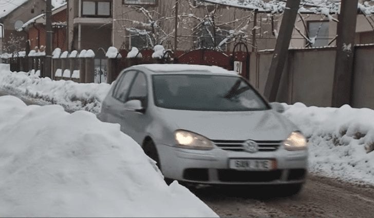 У Хусті для прибирання снігу не вистачає техніки (ВІДЕО)