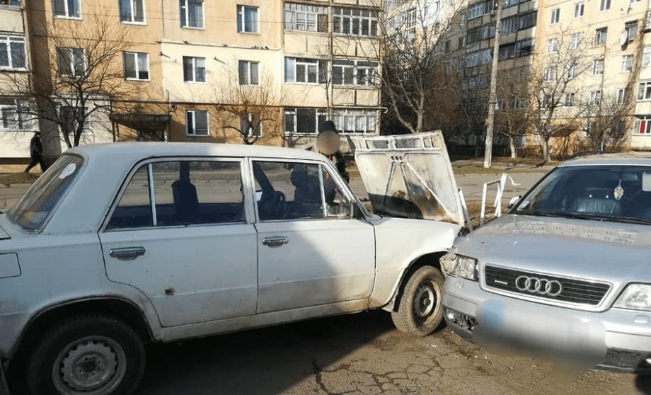 В Ужгороді нетверезий 17-річний водій Audi без водійського посвідчення здійснив ДТП (ФОТО)