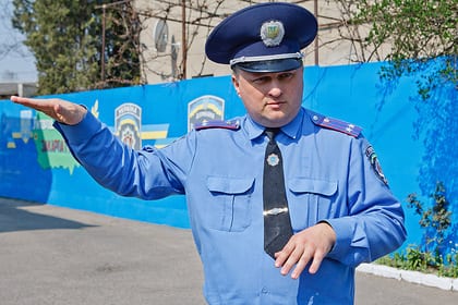 Корупціонер екс-очільник ДАІ, звільнений за пиятику, представляє інтереси Зеленського в ужгородській ОВК