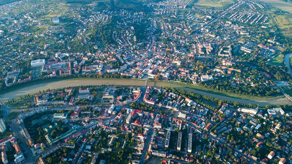 Петро Порошенко: Відновлюємо авіаційне сполучення з Ужгородом