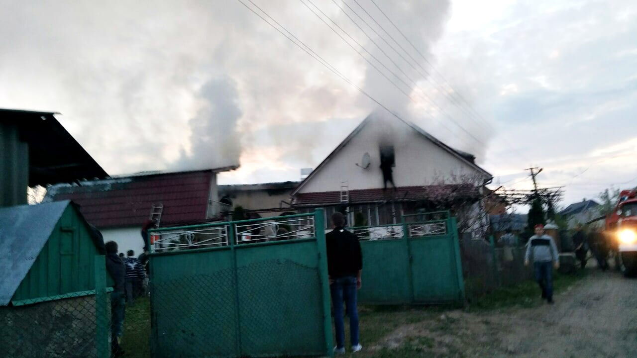 Закарпатські рятувальники ліквідували п'ять пожеж в надвірних спорудах