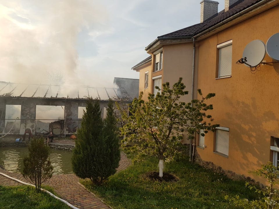 У Сваляві горів меблевий цех (ФОТО)