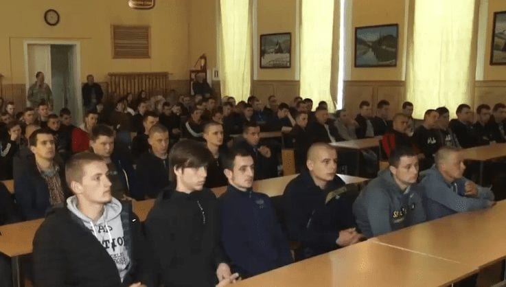 В Ужгороді провели на військову службу сотню призовників (ВІДЕО)