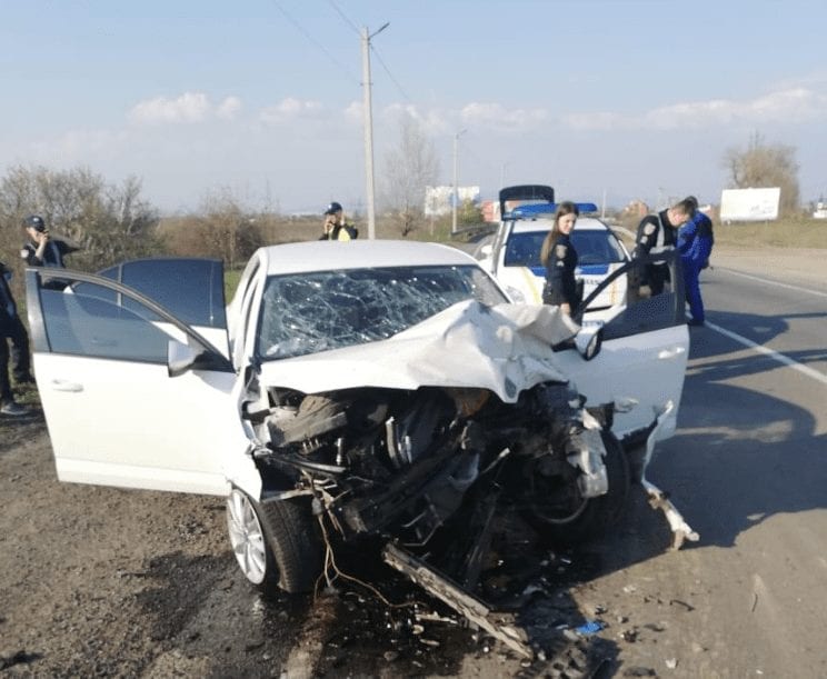 На Ужгородщині п'яний водій збив пішохода та зіткнувся з вантажівкою