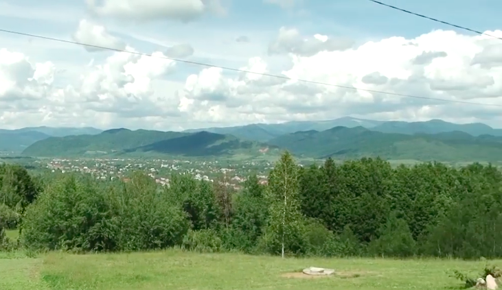 На Тячівщині туристам пропонують пожити в будиночку на дереві (ВІДЕО)