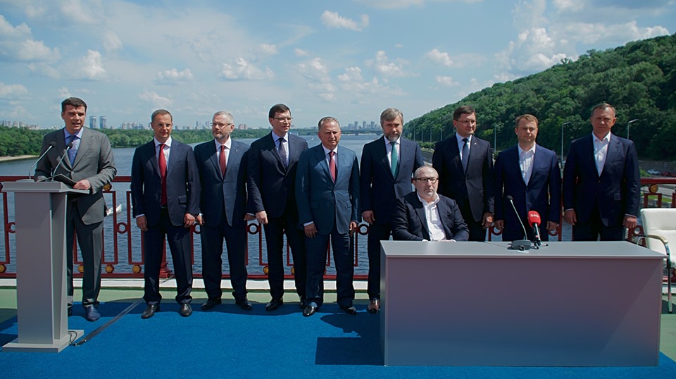 Богдан Андріїв з'явився на об'єднавчому з'їзді Ахметівського Оппоблоку та партії Труханова-Кернеса