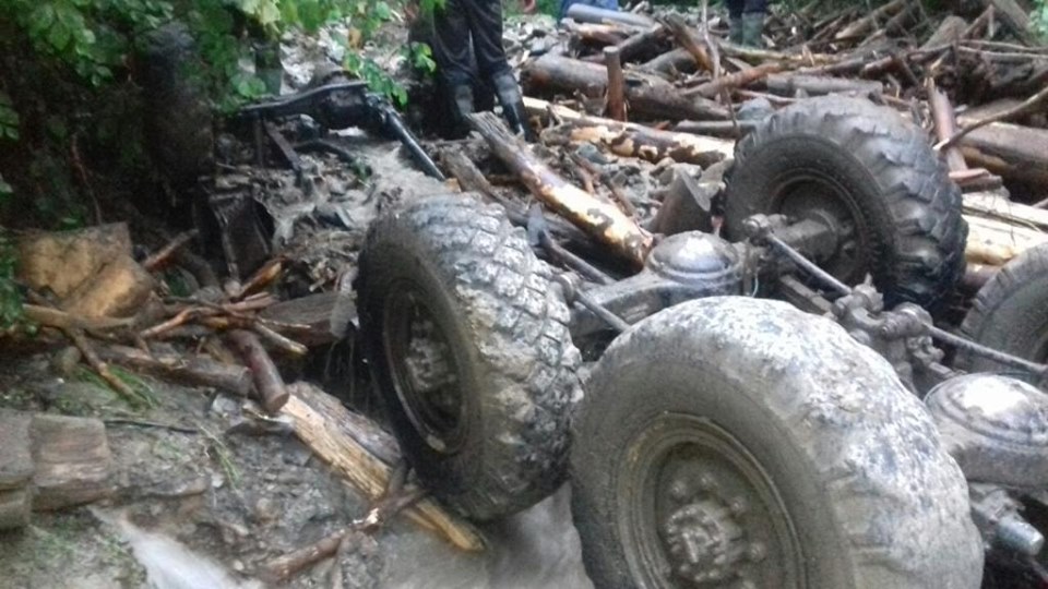 У мережі оприлюднили світлини з місця загибелі п′ятьох лісівників на Закарпатті (ФОТО +18)