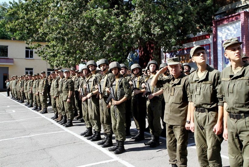 Гвардійці з Ужгорода віднайшли викрадені кошті та виявили громадян з наркотиками