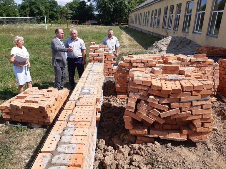 Село Сюрте на Ужгородщині відновлюють після буревію