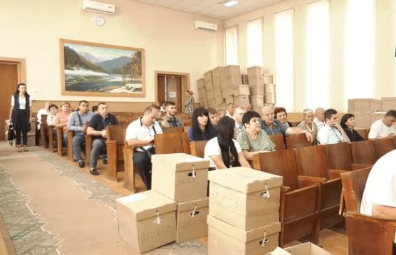 ОВК з центром у Мукачеві досі чекає протоколи з Берегівщини (ВІДЕО)