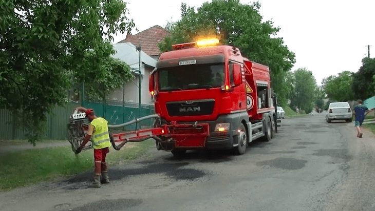 В Іршавському районі розпочали довгоочікуваний ремонт доріг