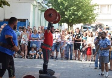 В Ужгороді пройшли змагання стронгменів