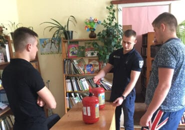 Як уберегтися від пожеж громадянам розповідали перечинські рятувальники