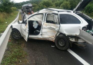 Чергова ДТП на Закарпатті: внаслідок зіткнення легковика з вантажівкою троє людей в лікарні (ФОТО)