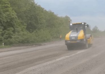 На Закарпатті почався ямковий ремонт доріг (ВІДЕО)