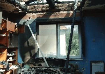 Родині з п’ятьма дітьми після пожежі в Чинадієві ніде жити (ВІДЕО)