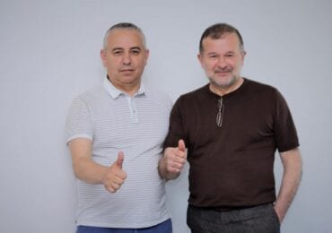 Кандидат від ЄЦ забрав цеглу, яку перед виборами привіз на дитячий садочок (ФОТО)