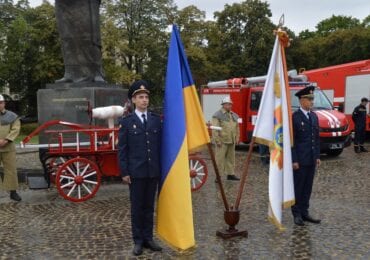 Закарпатських рятувальників привітали з професійним святом