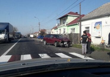 ДТП на Мукачівщині: зіткнулись легковик, вантажівка та мікроавтобус (ВІДЕО)