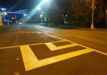 В Ужгороді продовжують приводити до ладу дорожню розмітку