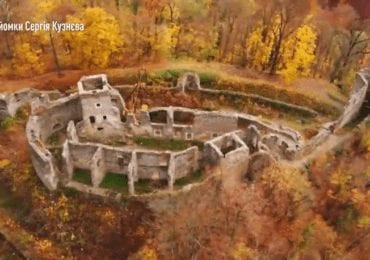 Осінь в Невицькому замку: неймовірна краса з висоти пташиного польоту (ВІДЕО)