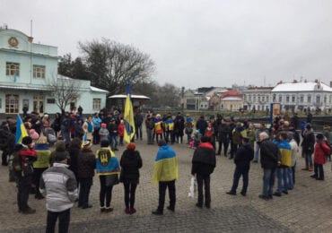 В Ужгороді пройшла акція "Червоні лінії для Зеленського"