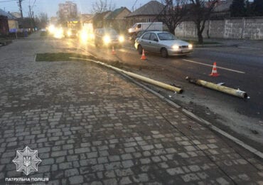 В Ужгороді п'яний водій скоїв наїзд на електроопору