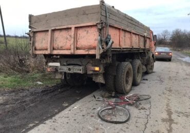 На Ужгородщині водій вантажівки наїхав на пішохода (ФОТО)