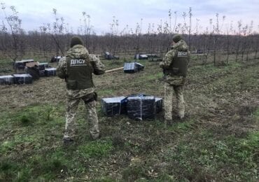 Цілий сад сигарет: На Виноградівщині прикордонники зупиняли пострілами контрабандистів (ФОТО)