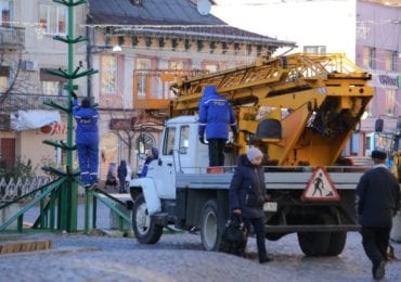 Завтра в Мукачеві демонтують головну ялинку міста