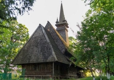 Унікальна церква в Сокирниці приваблює паломників та туристів (ВІДЕО)