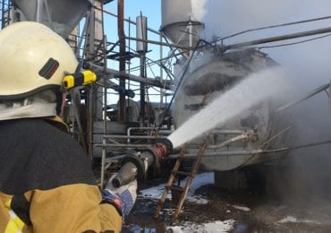 В Ужгороді горіло місцеве підприємство (ФОТО)